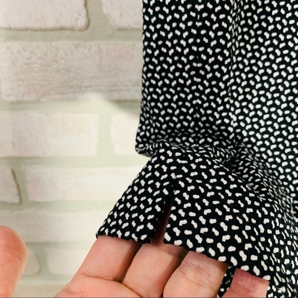 J. McLaughlin Yara Black Print Slim Leg Pants Size 6 - Picture 3 of 8